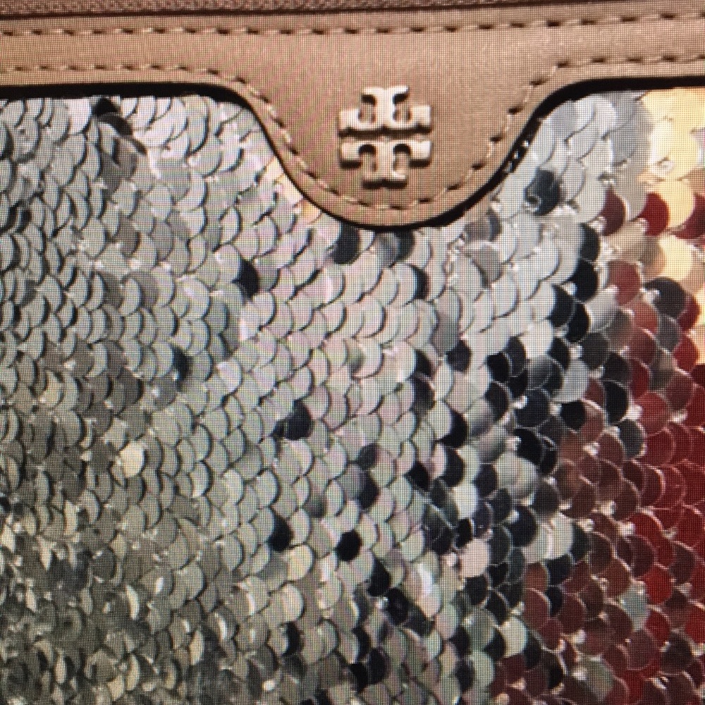 🎁NWT TORY BURCH SEQUINED WRISTLET 🎁 - Picture 6 of 6